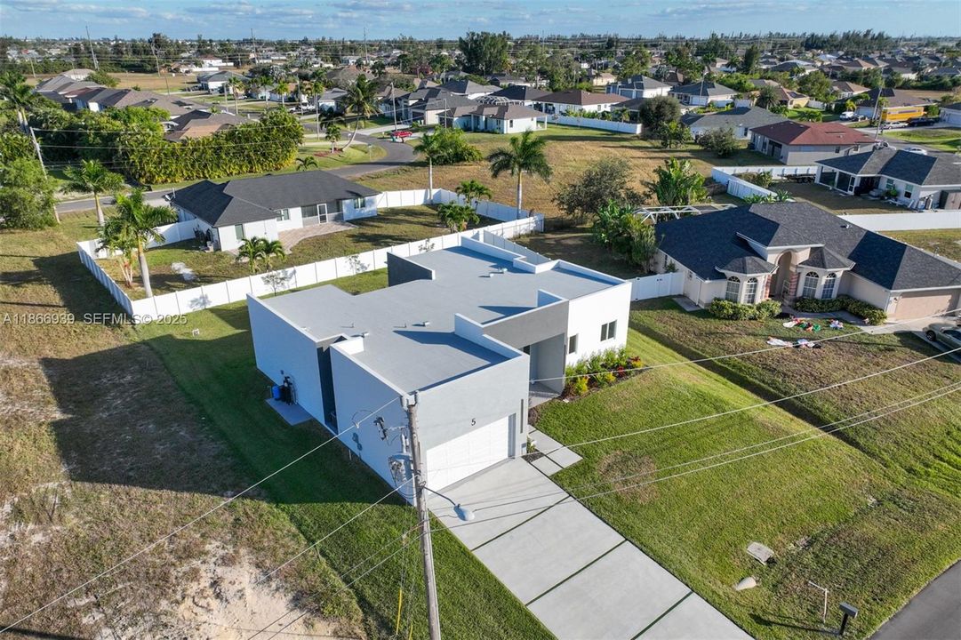 В аренду: $2,900 (3 спален, 2 ванн, 1965 Квадратных фут)