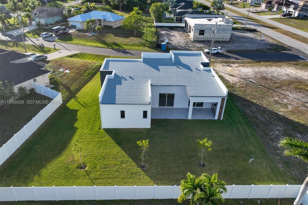 В аренду: $2,900 (3 спален, 2 ванн, 1965 Квадратных фут)