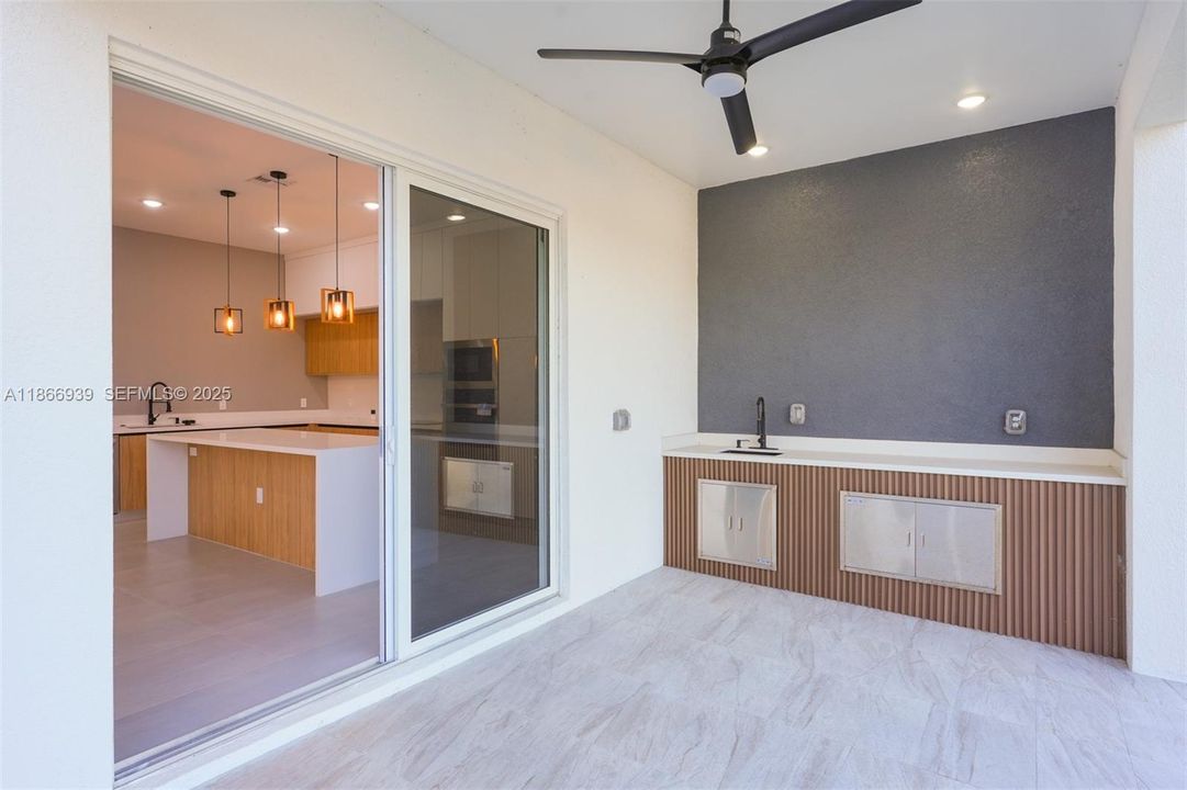 В аренду: $2,900 (3 спален, 2 ванн, 1965 Квадратных фут)