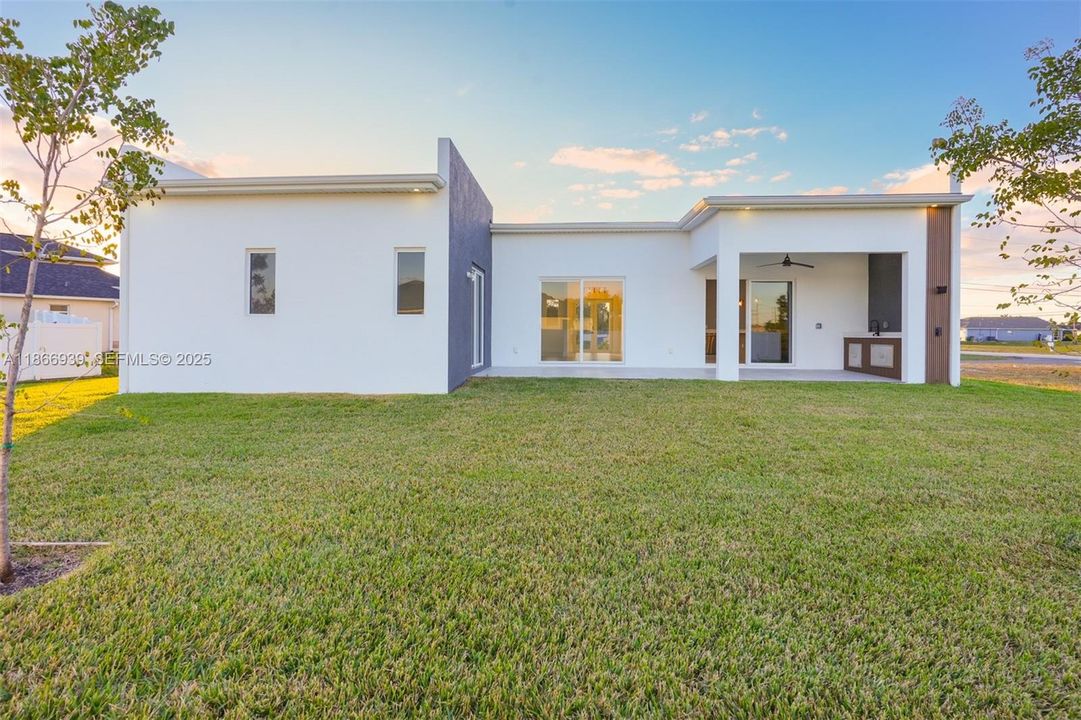 В аренду: $2,900 (3 спален, 2 ванн, 1965 Квадратных фут)