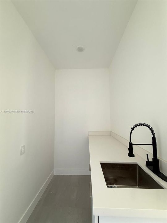 出租: $2,900 (3 贝兹, 2 浴室, 1965 平方英尺)