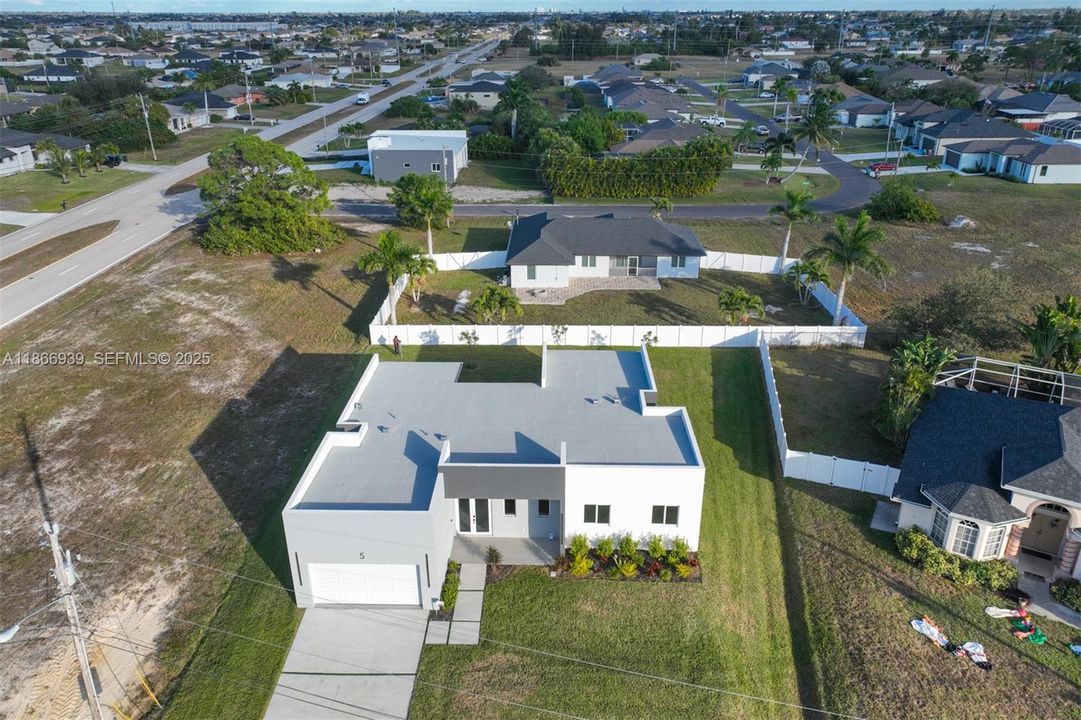 В аренду: $2,900 (3 спален, 2 ванн, 1965 Квадратных фут)