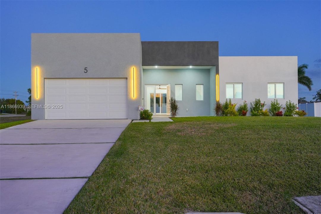 В аренду: $2,900 (3 спален, 2 ванн, 1965 Квадратных фут)