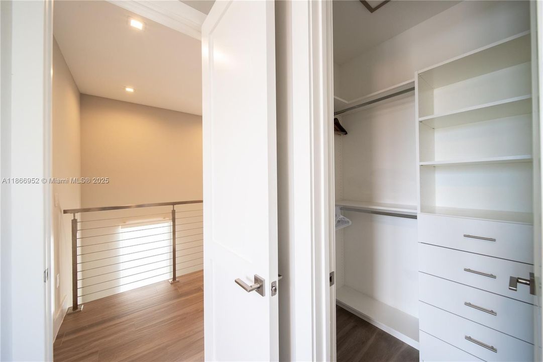 Active With Contract: $8,500 (4 beds, 3 baths, 2948 Square Feet)