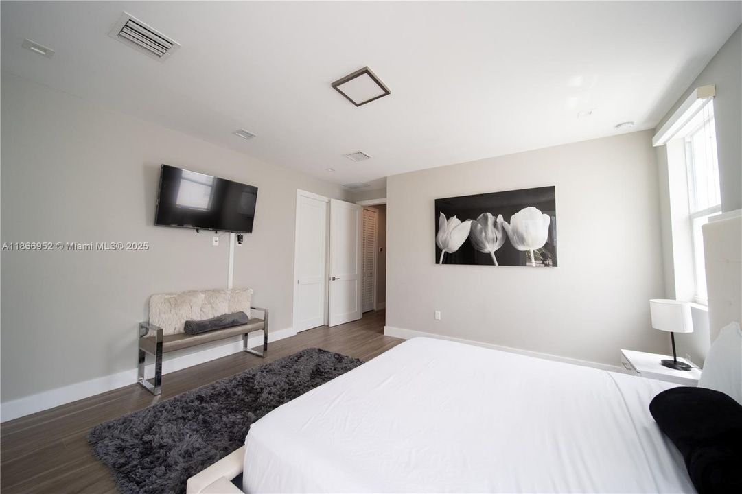 Active With Contract: $8,500 (4 beds, 3 baths, 2948 Square Feet)