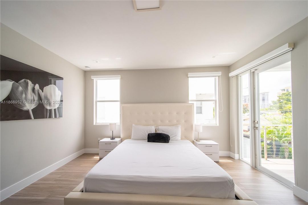 Active With Contract: $8,500 (4 beds, 3 baths, 2948 Square Feet)