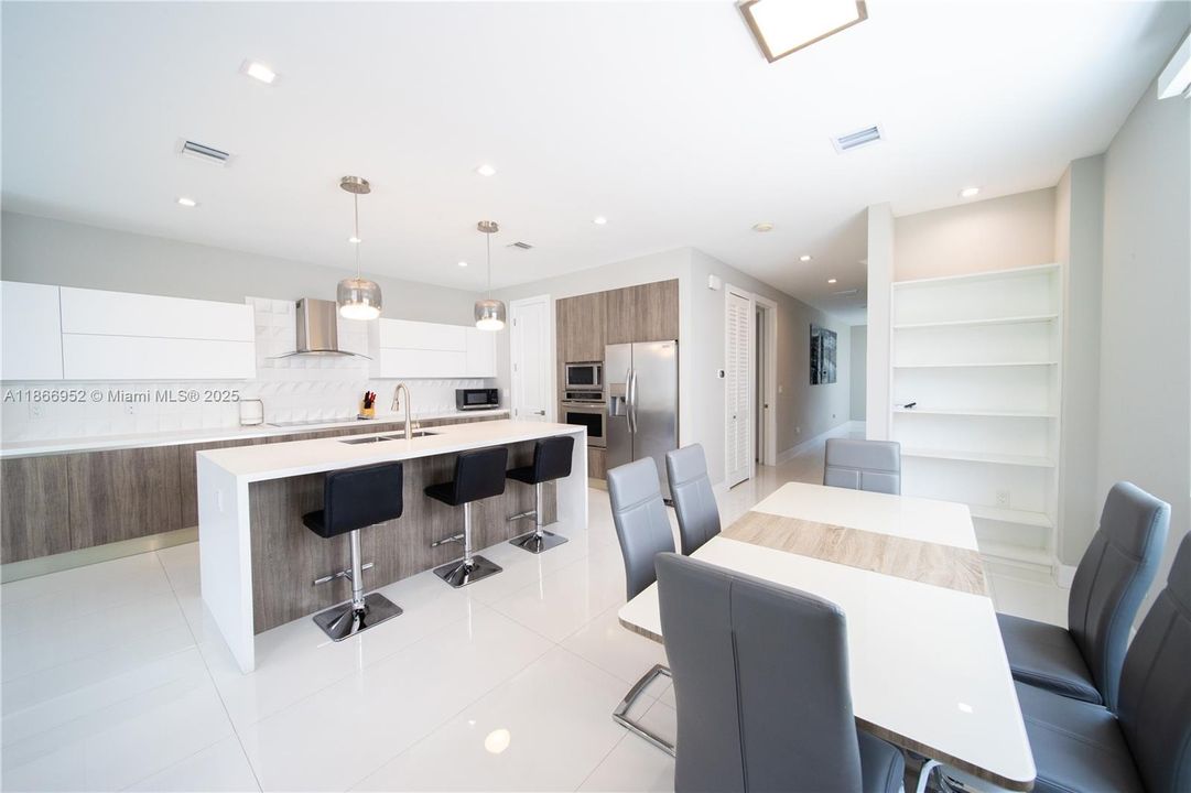 Active With Contract: $8,500 (4 beds, 3 baths, 2948 Square Feet)