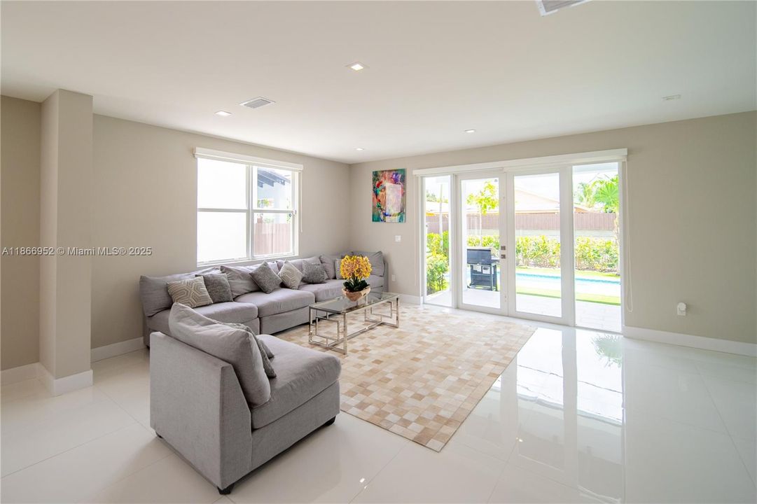 Active With Contract: $8,500 (4 beds, 3 baths, 2948 Square Feet)