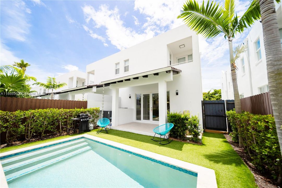 Active With Contract: $8,500 (4 beds, 3 baths, 2948 Square Feet)