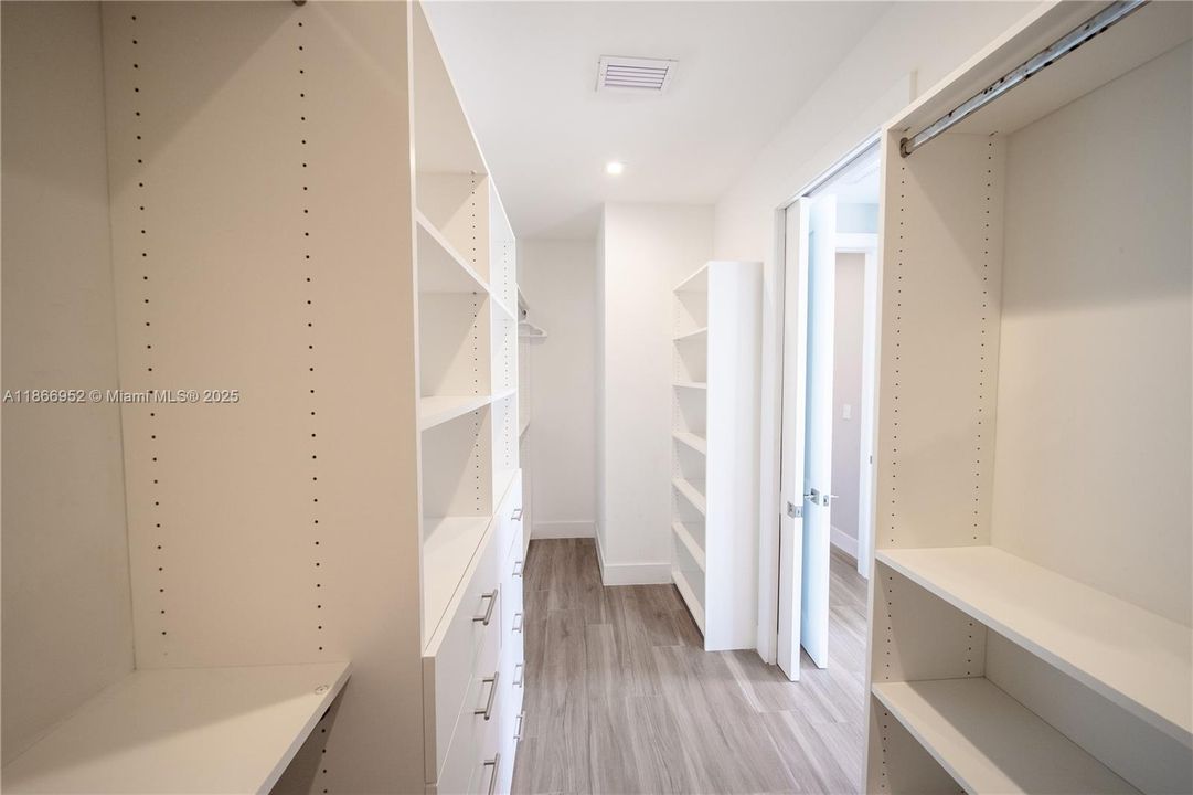 Active With Contract: $8,500 (4 beds, 3 baths, 2948 Square Feet)