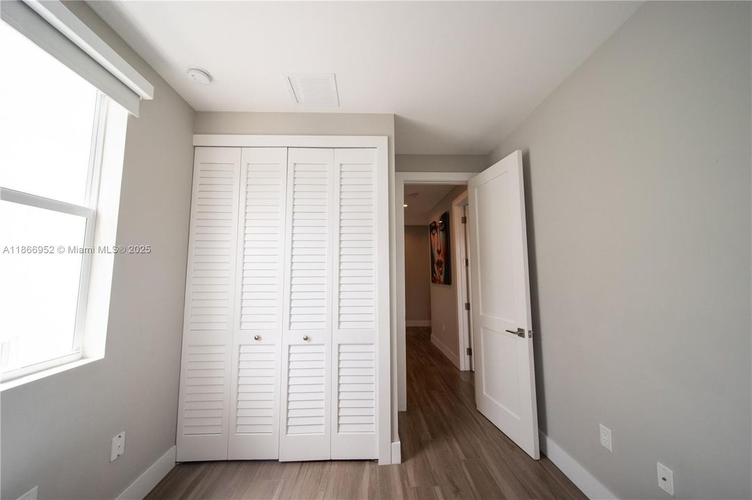 Active With Contract: $8,500 (4 beds, 3 baths, 2948 Square Feet)