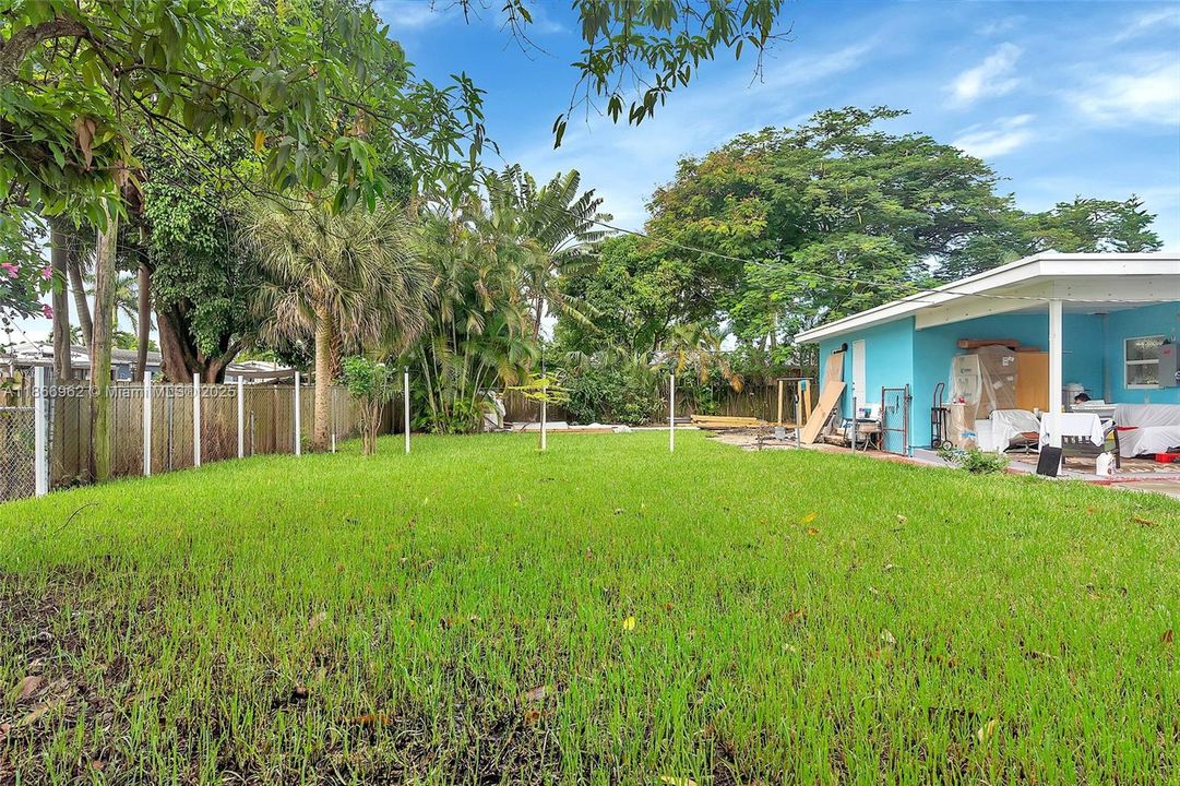 待售: $849,999 (0 贝兹, 0 浴室, 1526 平方英尺)