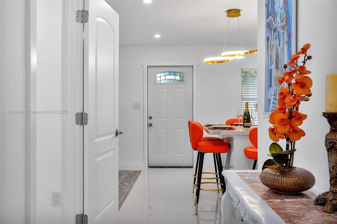 待售: $849,999 (0 贝兹, 0 浴室, 1526 平方英尺)