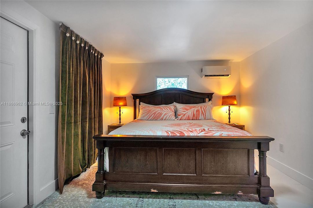 待售: $849,999 (0 贝兹, 0 浴室, 1526 平方英尺)