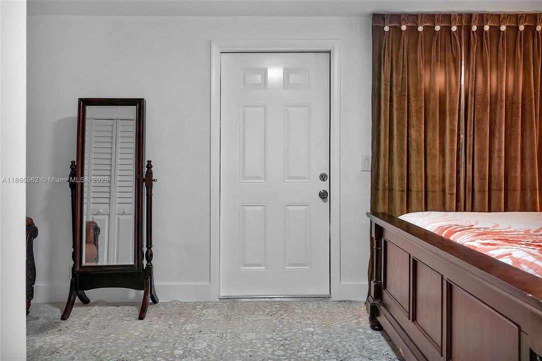 待售: $849,999 (0 贝兹, 0 浴室, 1526 平方英尺)