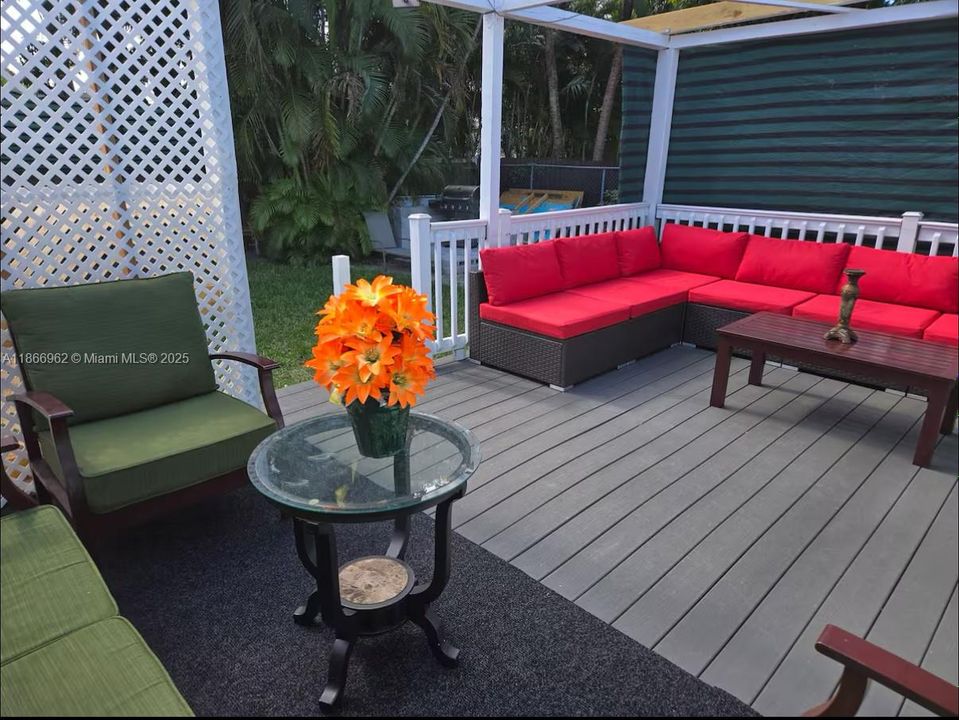 待售: $849,999 (0 贝兹, 0 浴室, 1526 平方英尺)