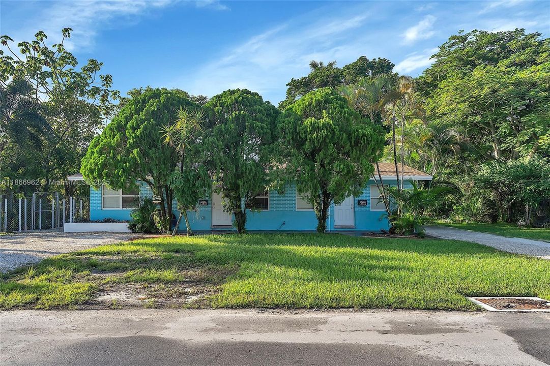 待售: $849,999 (0 贝兹, 0 浴室, 1526 平方英尺)