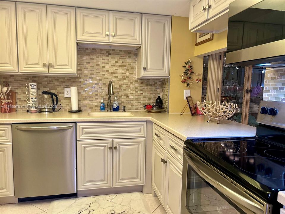 En Venta: $165,000 (2 camas, 2 baños, 950 Pies cuadrados)