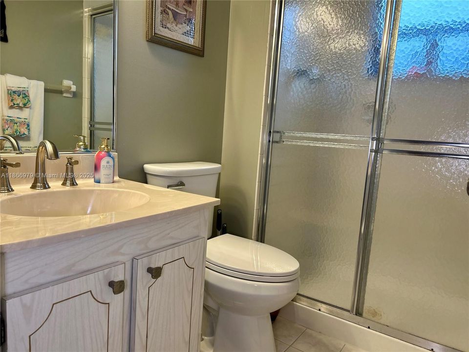 En Venta: $165,000 (2 camas, 2 baños, 950 Pies cuadrados)