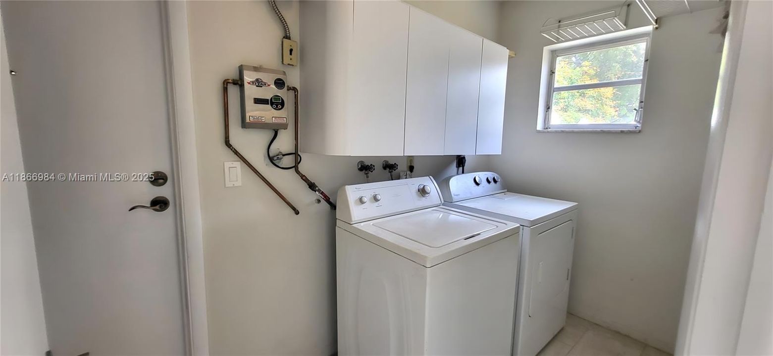 Activo con contrato: $3,500 (3 camas, 2 baños, 1392 Pies cuadrados)