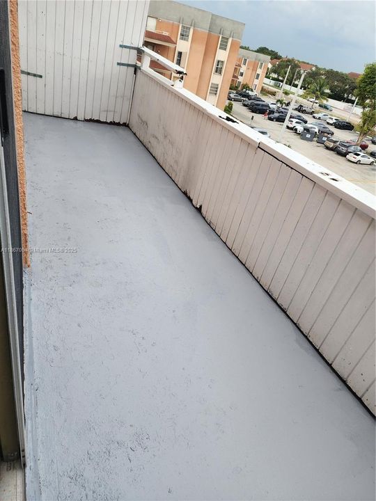 Active With Contract: $1,670 (1 beds, 1 baths, 660 Square Feet)