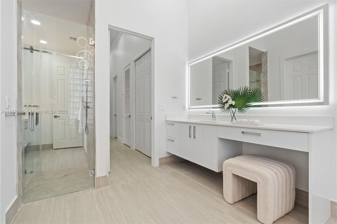 Active With Contract: $1,399,999 (5 beds, 3 baths, 3306 Square Feet)