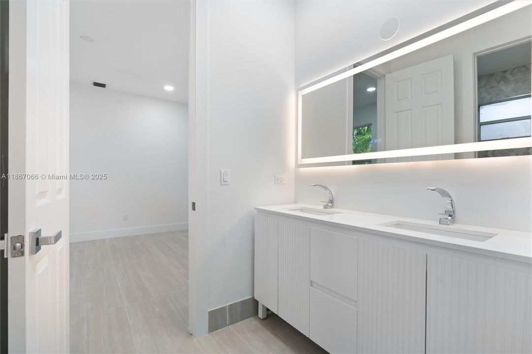 Active With Contract: $1,399,999 (5 beds, 3 baths, 3306 Square Feet)