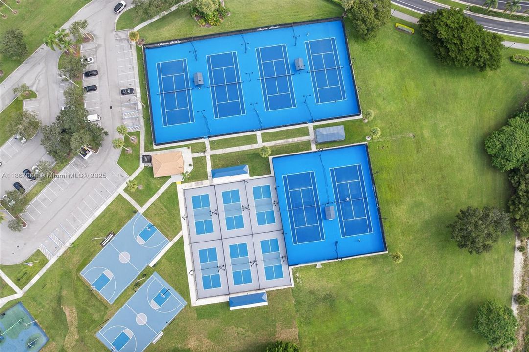 Active With Contract: $1,399,999 (5 beds, 3 baths, 3306 Square Feet)