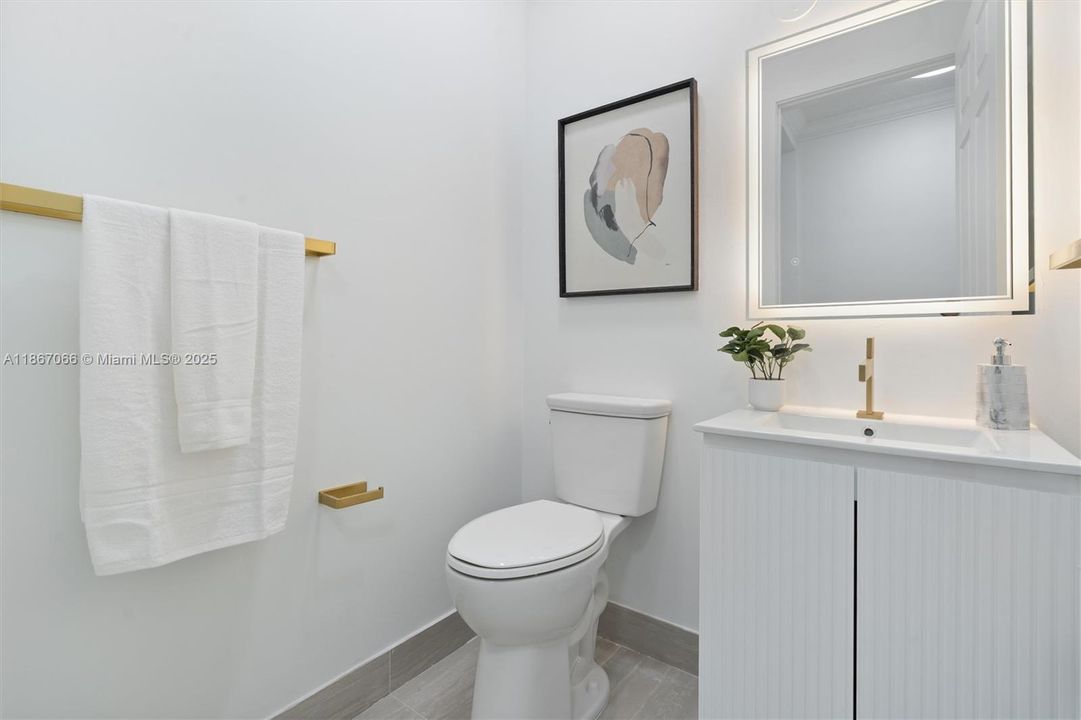 Active With Contract: $1,399,999 (5 beds, 3 baths, 3306 Square Feet)