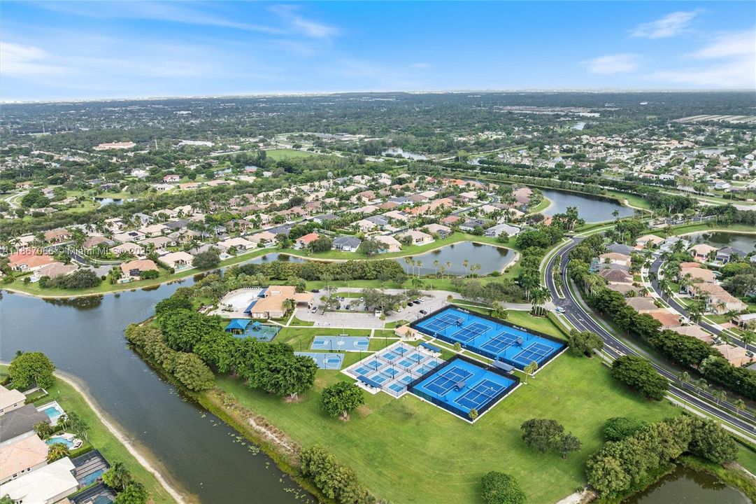 Active With Contract: $1,399,999 (5 beds, 3 baths, 3306 Square Feet)