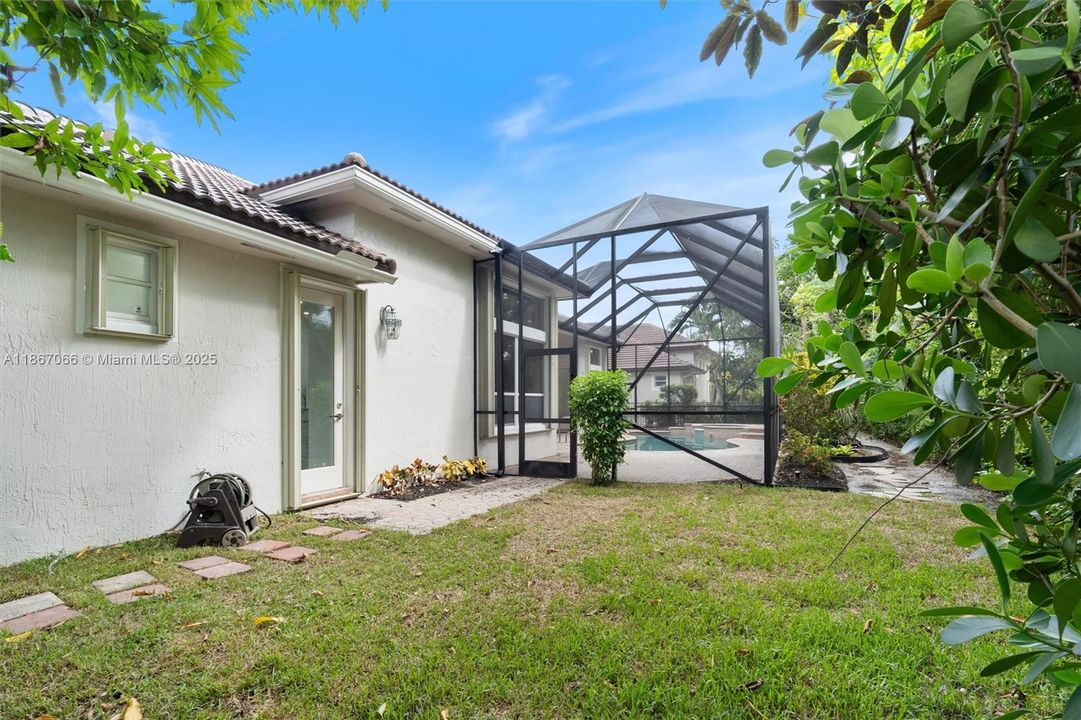 Active With Contract: $1,399,999 (5 beds, 3 baths, 3306 Square Feet)