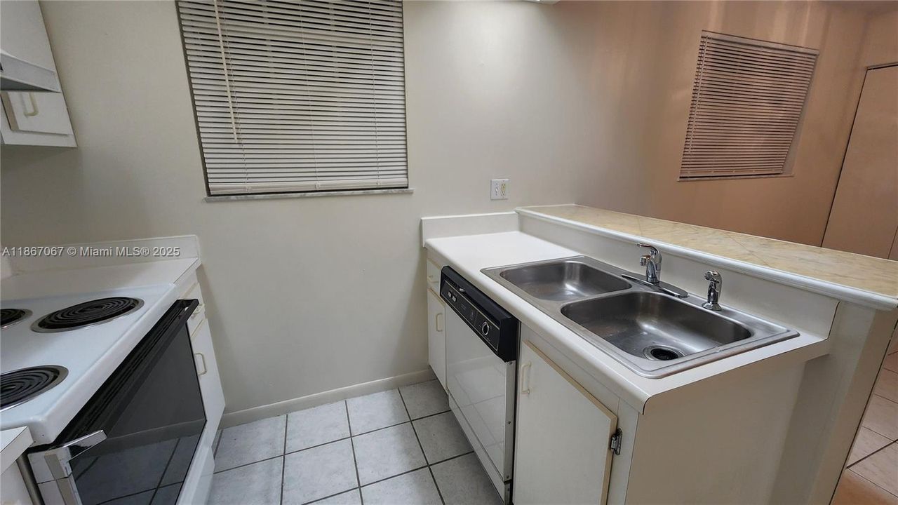 En Venta: $159,900 (1 camas, 1 baños, 830 Pies cuadrados)