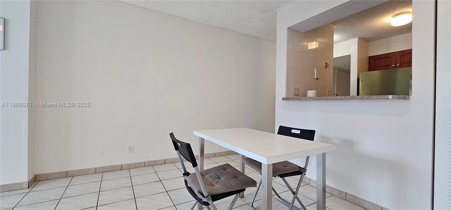 Activo con contrato: $240,000 (2 camas, 1 baños, 789 Pies cuadrados)