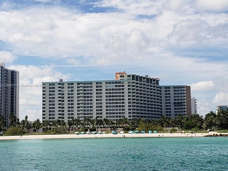 合同活跃: $339,000 (0 贝兹, 1 浴室, 600 平方英尺)