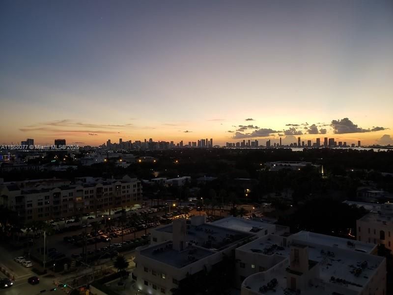 合同活跃: $339,000 (0 贝兹, 1 浴室, 600 平方英尺)