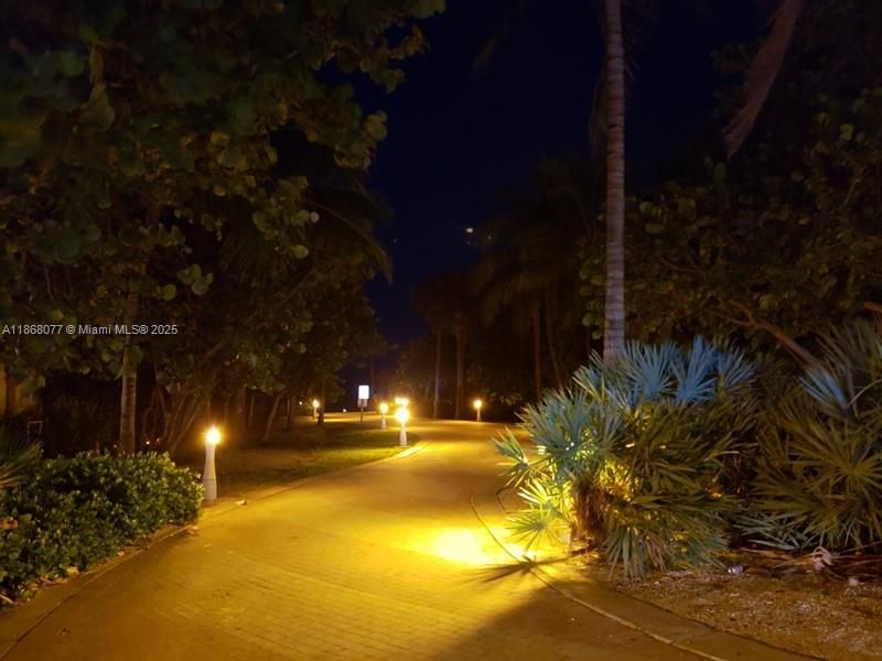 合同活跃: $339,000 (0 贝兹, 1 浴室, 600 平方英尺)