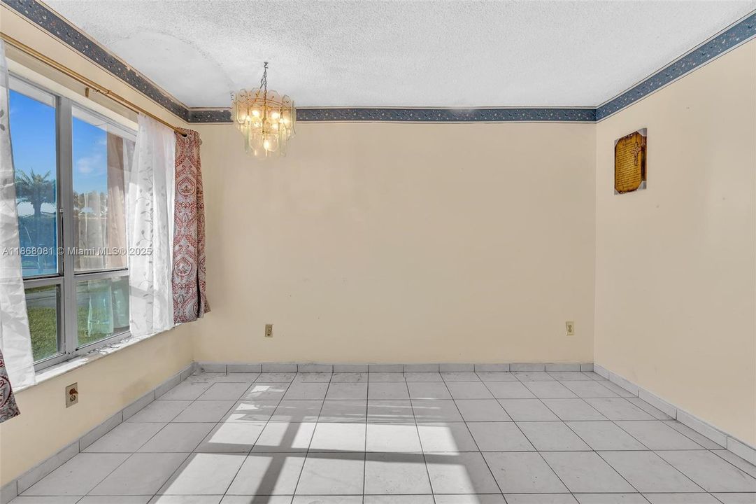 Entrance Living Room