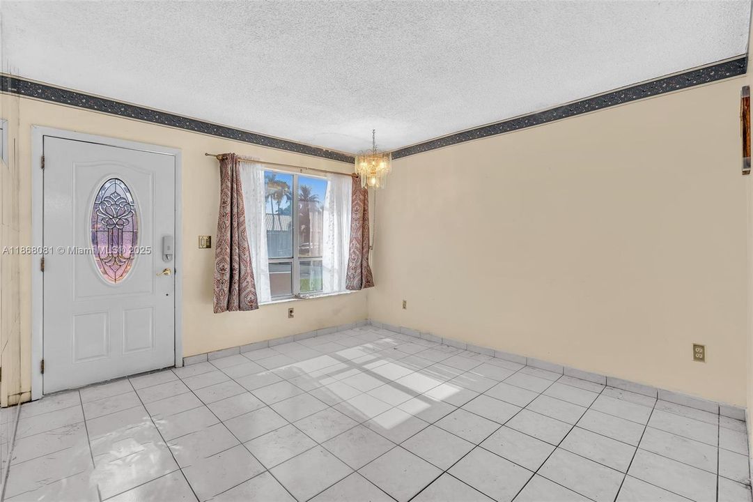 Entrance Living Room