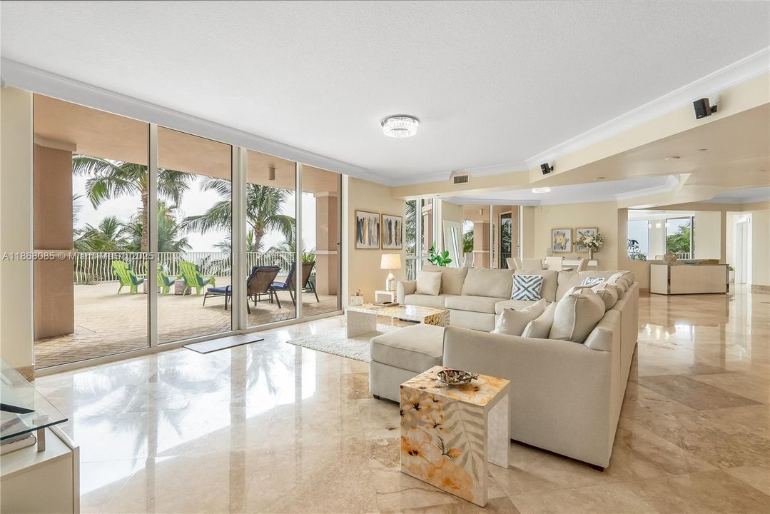 En Renta: $13,000 (3 camas, 3 baños, 4003 Pies cuadrados)