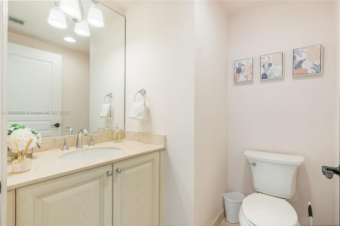 En Renta: $13,000 (3 camas, 3 baños, 4003 Pies cuadrados)