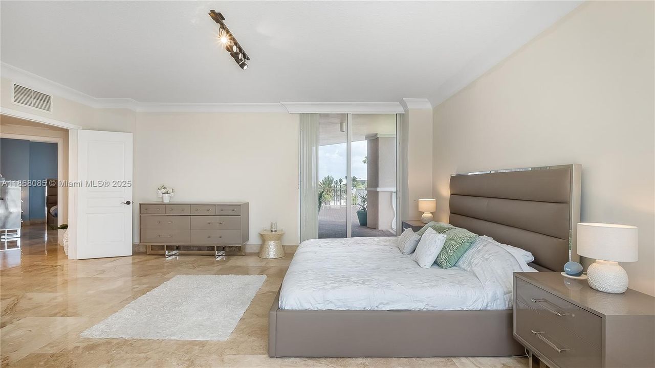 En Renta: $13,000 (3 camas, 3 baños, 4003 Pies cuadrados)