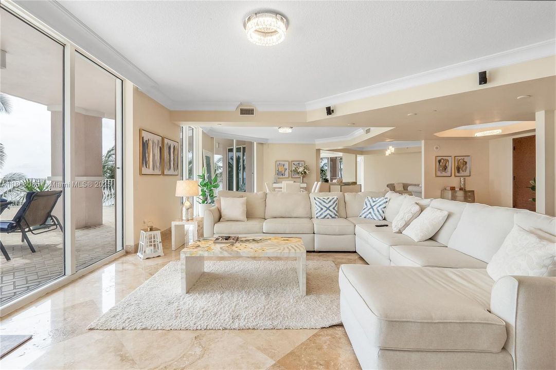 En Renta: $13,000 (3 camas, 3 baños, 4003 Pies cuadrados)