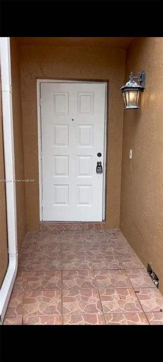 Recientemente alquilado: $3,000 (3 camas, 3 baños, 1040 Pies cuadrados)