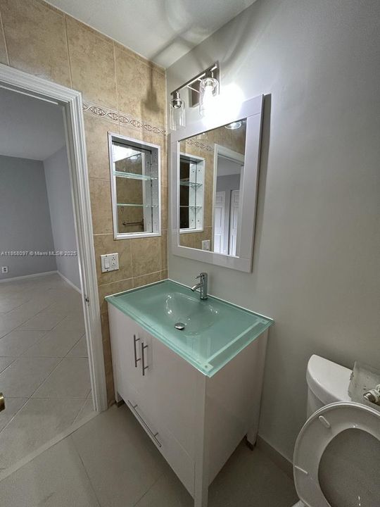 Recientemente alquilado: $3,000 (3 camas, 3 baños, 1040 Pies cuadrados)