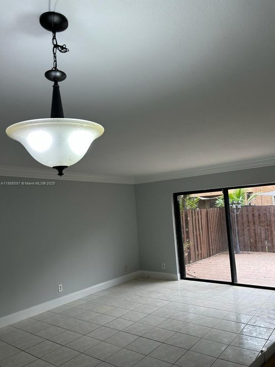 Recientemente alquilado: $3,000 (3 camas, 3 baños, 1040 Pies cuadrados)