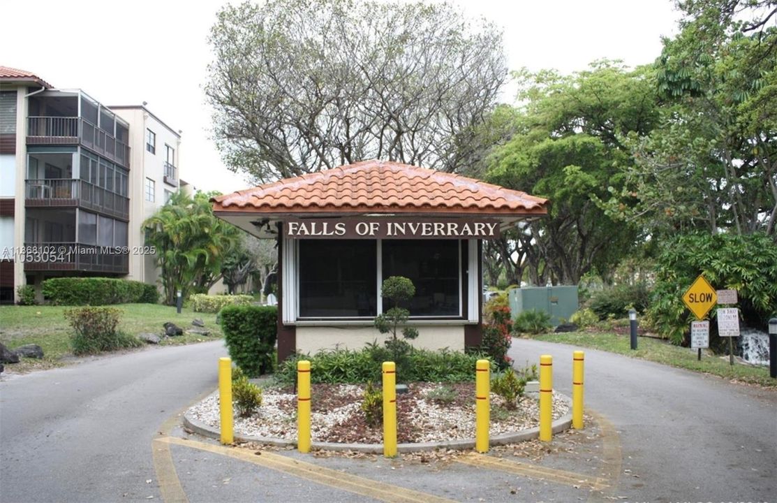 Active With Contract: $1,400 (1 beds, 1 baths, 870 Square Feet)