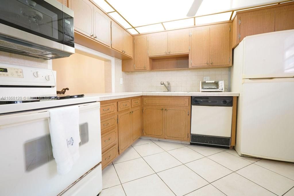 待售: $134,789 (1 贝兹, 1 浴室, 770 平方英尺)