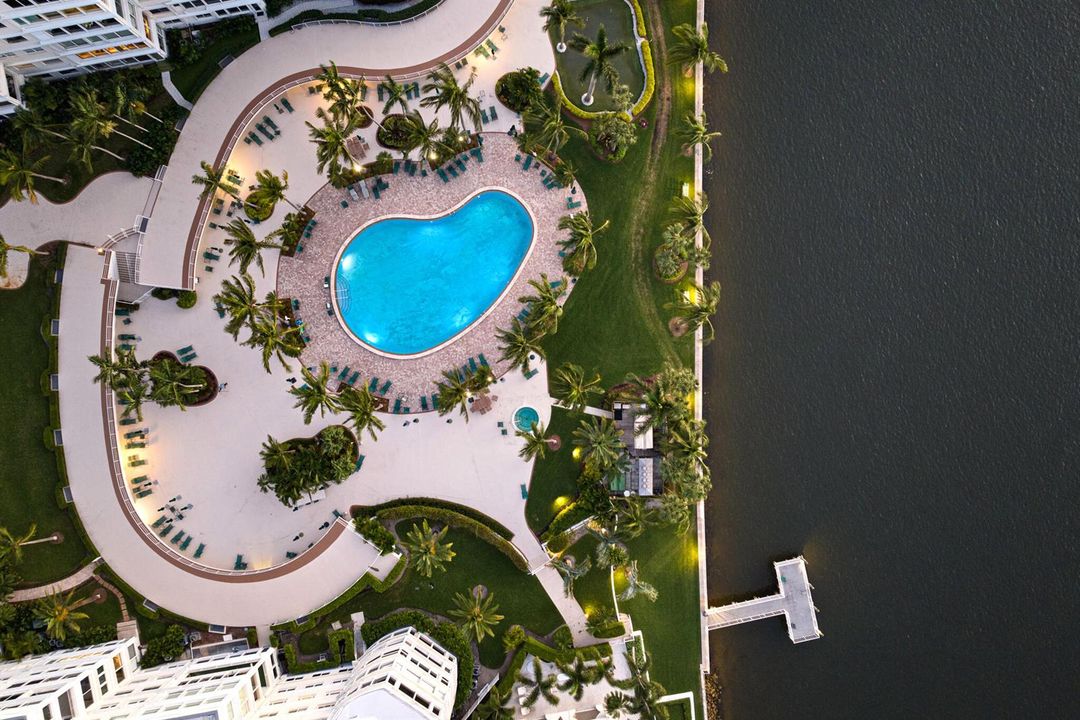 93-web-or-mls-Palm Beach Towers Unit A21