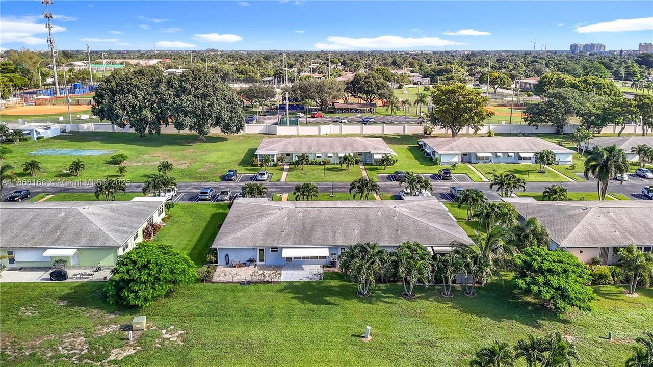 Activo con contrato: $120,000 (1 camas, 1 baños, 954 Pies cuadrados)