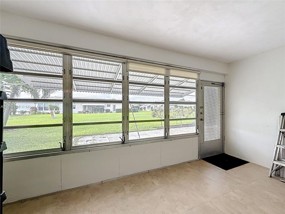 Activo con contrato: $120,000 (1 camas, 1 baños, 954 Pies cuadrados)